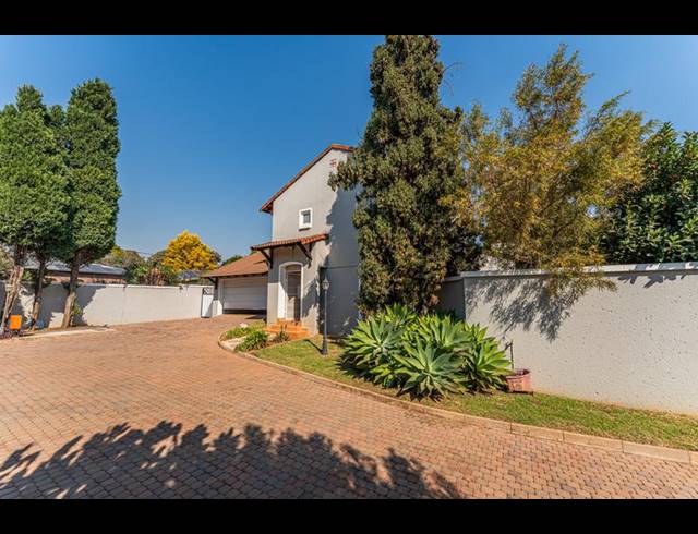 3 BEDROOM PROPERTY TO RENT IN MENLO PARK
